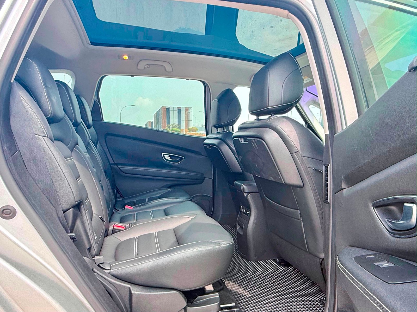 Renault Grand Scenic 1.5 dCi photo 6